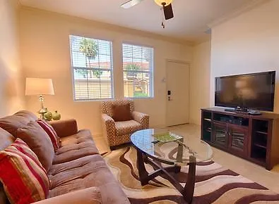 Courtyard Retreat Villa Davenport 0*,  United States